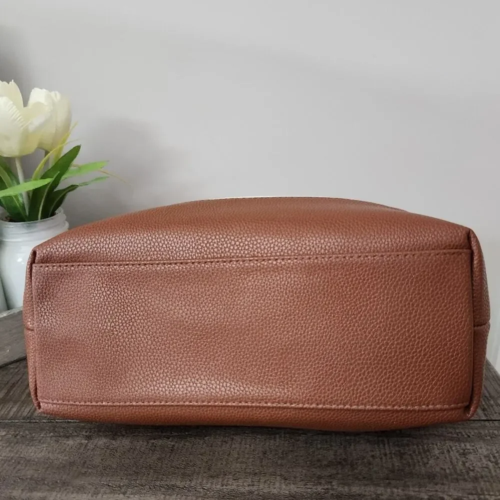 Stone Mountain Leather Tote bag with Zipper Pockets